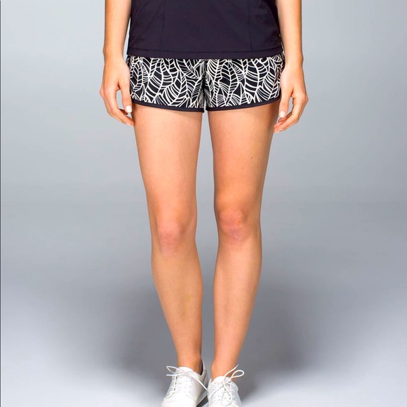 Lululemon Speed Short Size 4 - Picture 2 of 4